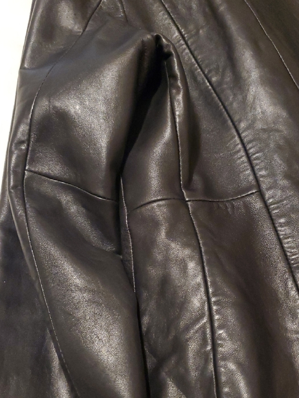 Bromley Sheen Soft Leather Zip-Front Women's Jacket in Black - Picture 12 of 15